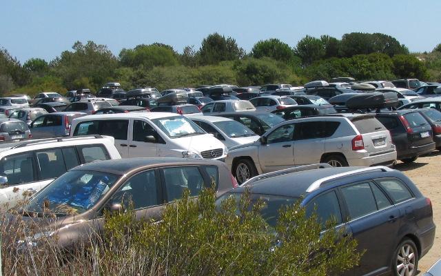 Svaligiavano auto sul lungomare, arrestati due giovani 