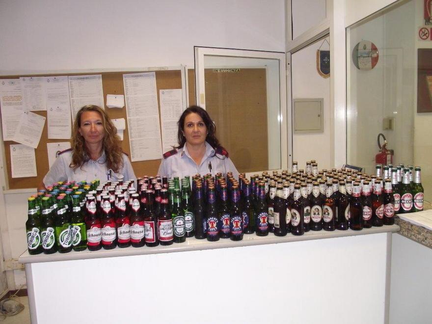 Movida: i vigili urbani sequestrano 230 birre 