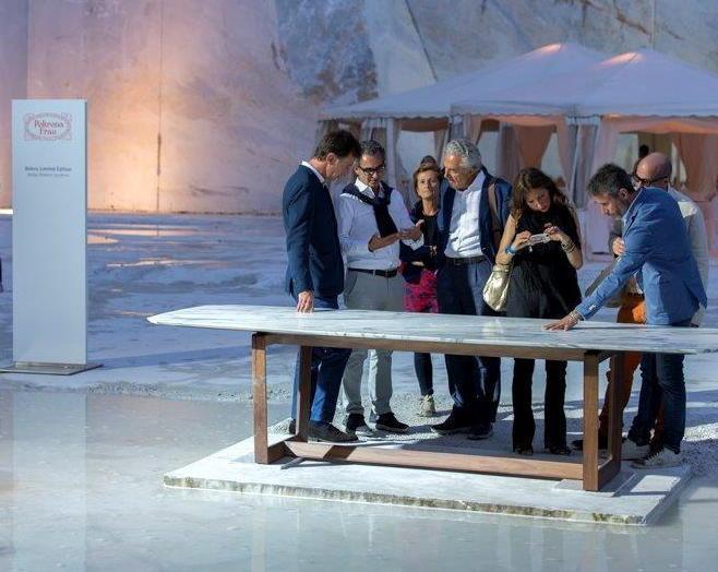 Poltrona Frau fa realizzare 41 tavoli in marmo pregiato 
