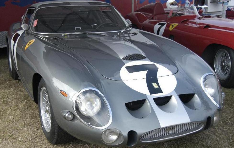 Duello a colpi di milioni per due Ferrari 
