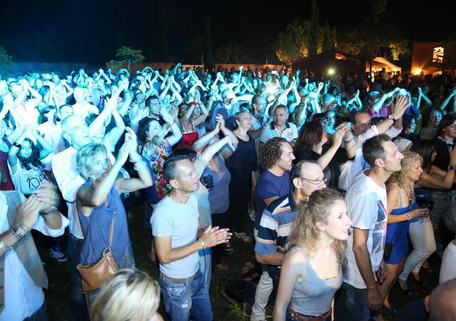 In 1.500 a ricordare la discoteca della propria giovinezza 