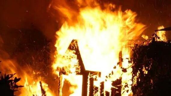 Fuoco in una palazzina Paura nella notte a Marina