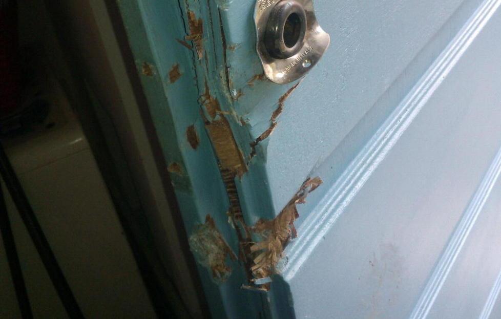 Coppia in pizzeria, le svaligiano la casa 