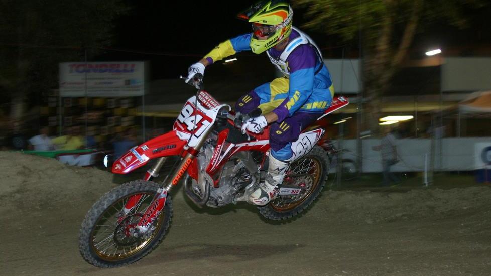 “29º Carpi Night Show” Bisi strappa applausi, il successo a Pellegrini