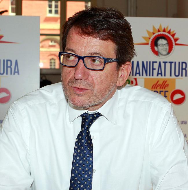 Querzè-Muzzarelli, scontro sulla scuola: «Scelte sbagliate» 