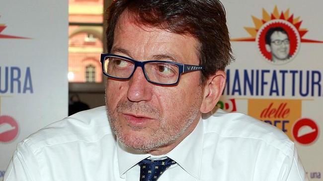 Querzè-Muzzarelli, scontro sulla scuola: «Scelte sbagliate»
