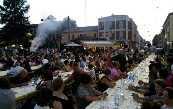 Un successone la cena un piazza 
