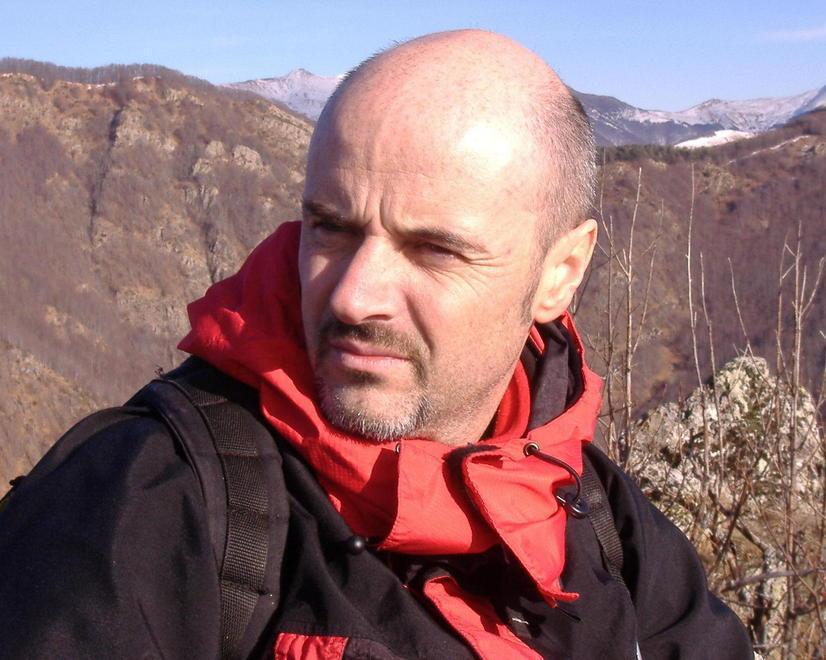 Travolto da un’auto infermiere del 118: è grave