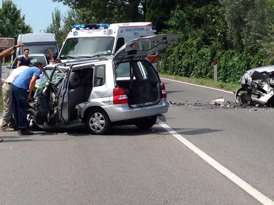Schianto sulla Tosco Romagnola, tre i feriti: uno è  grave 