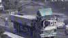 VIDEO / I piloni di cemento bucano la cabina del tir: conducente illeso