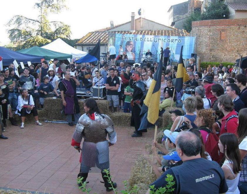 All’Unicorno elfi, gnomi e Cristina D’Avena