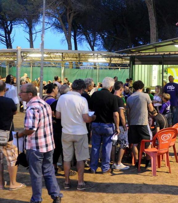 Torna la sagra del cacciucco, finanzia la squadra di volley