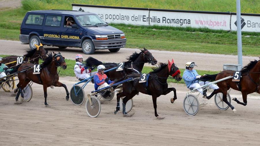 Redord Trgf: precisa volata di testa