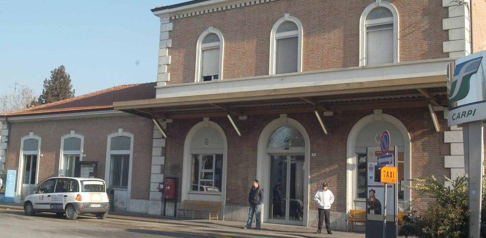 Treni, raffica di cancellazioni: gravi disagi in stazione 