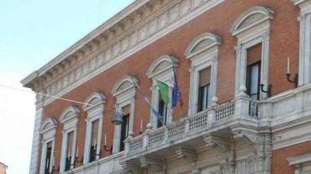 Commercio e Finanza, vendita imminente