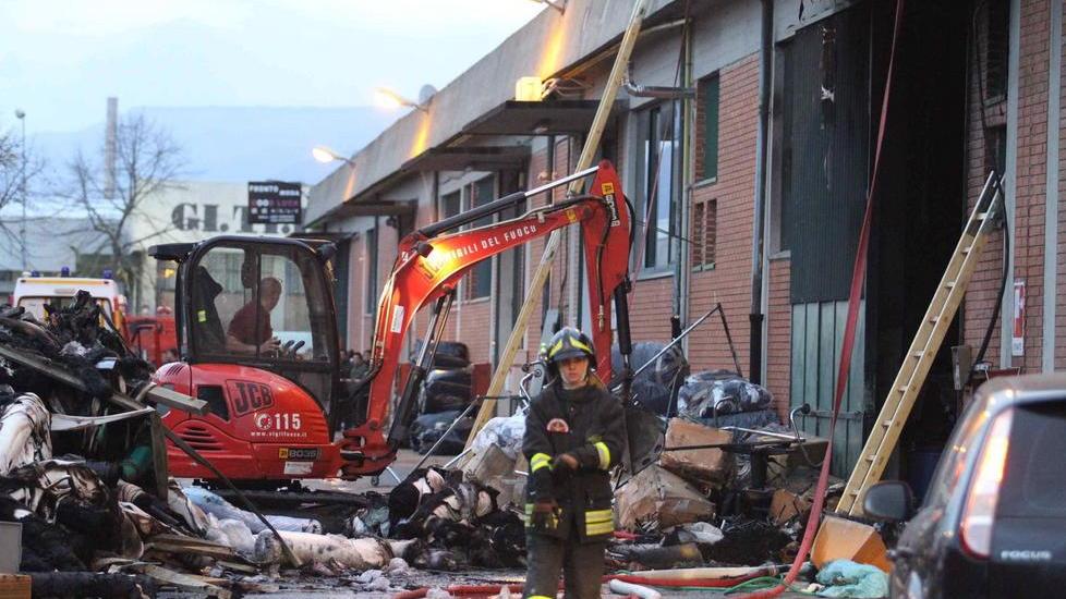 Strage Macrolotto: risultano nullatenenti i proprietari dell’immobile