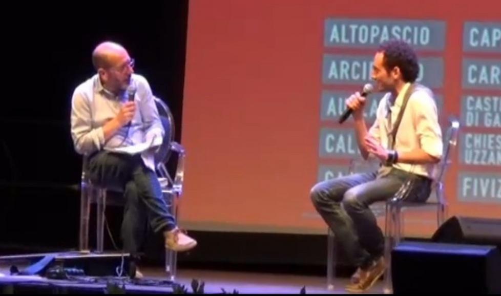 “Sparla con me”, Vergassola riporta il sereno a Camaiore 