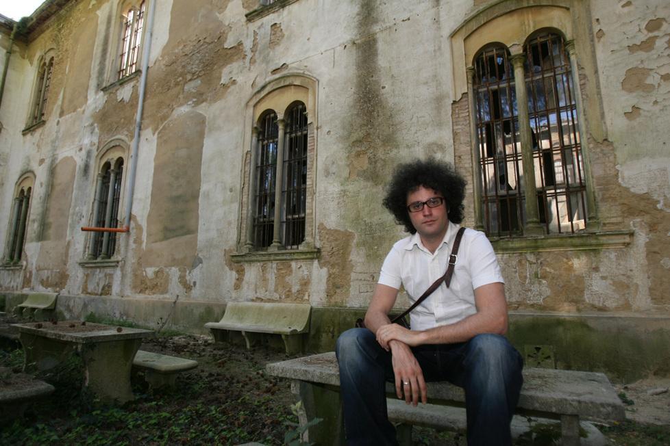 Dalla rete si alza il coro degli artisti: «Siamo tutti volterrani» 