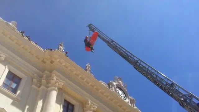 Caso Multiss, operaio cardiopatico giù dal tetto della Provincia 