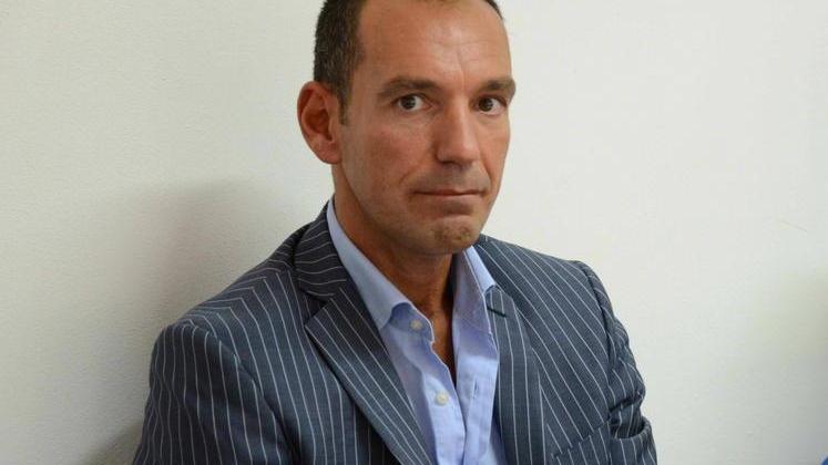 La Confcommercio: «Pisa invasa dai minimarket etnici»