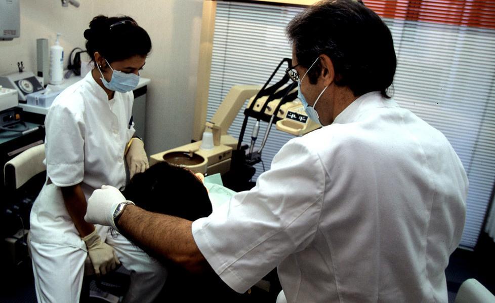 Dentisti gratis per le famiglie in difficoltà 