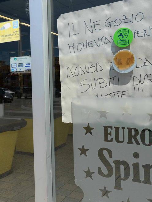 Eurospin chiuso per maltempo 