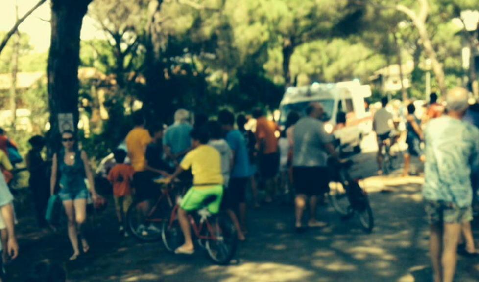 Capriolo travolge bimbo in bici 