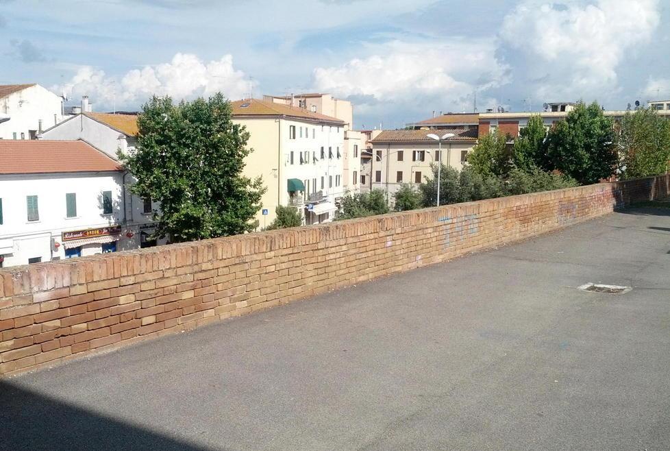 Un’altra spalletta sulle Mura al bastione della Cavallerizza