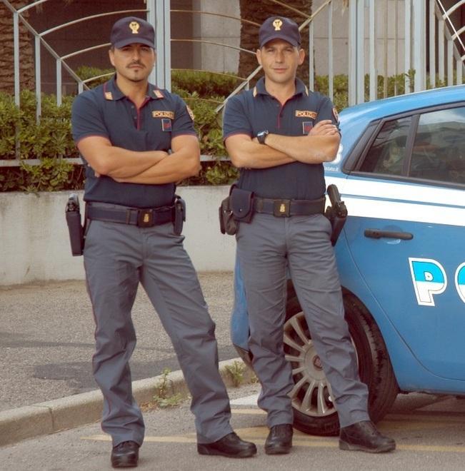 Ecco le divise estive della polizia 