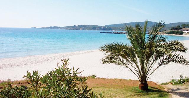 Le Bombarde, sulla rada di Alghero un’oasi tra la scogliera e la pineta