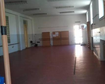 Quasi 600 firme per salvare la palestra della scuola Braschi 