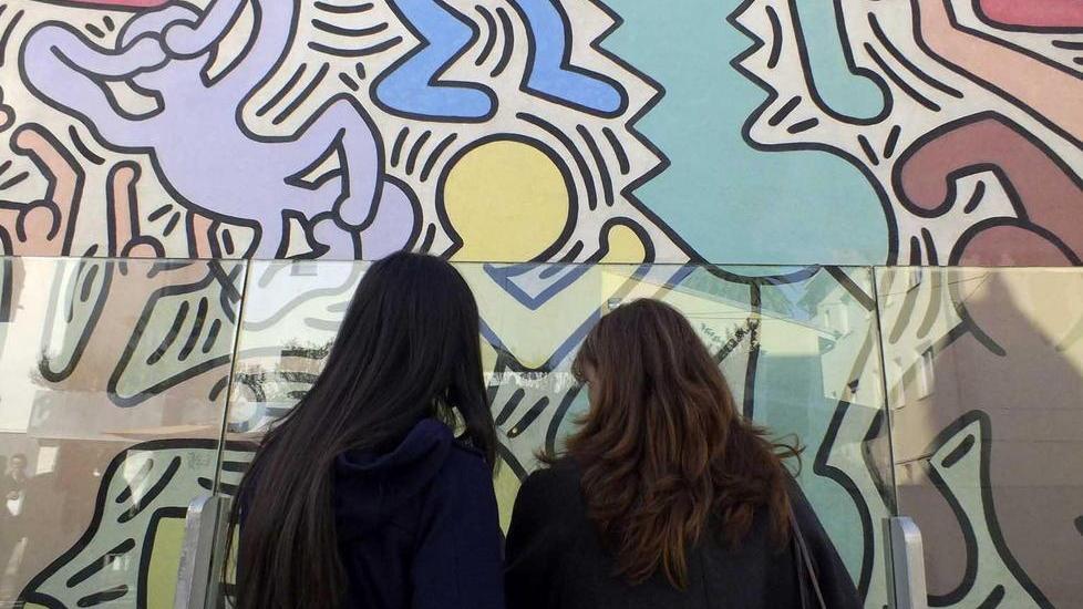 Un viaggio nel tempo partendo dal murale di Haring