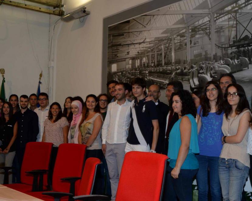 Un attestato dal Comune agli studenti che si sono diplomati con cento 