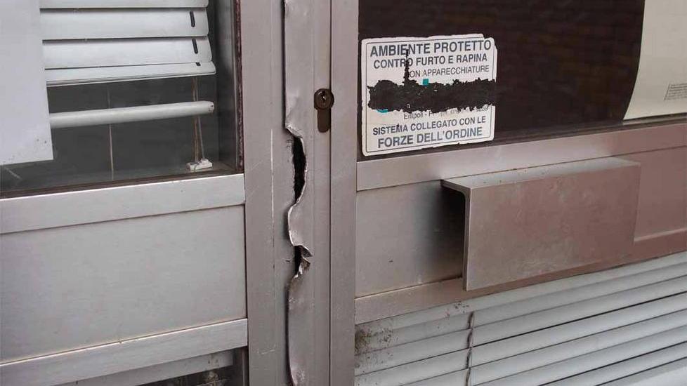 Ruba 14 euro al palazzo delle Esposizioni ma viene arrestato