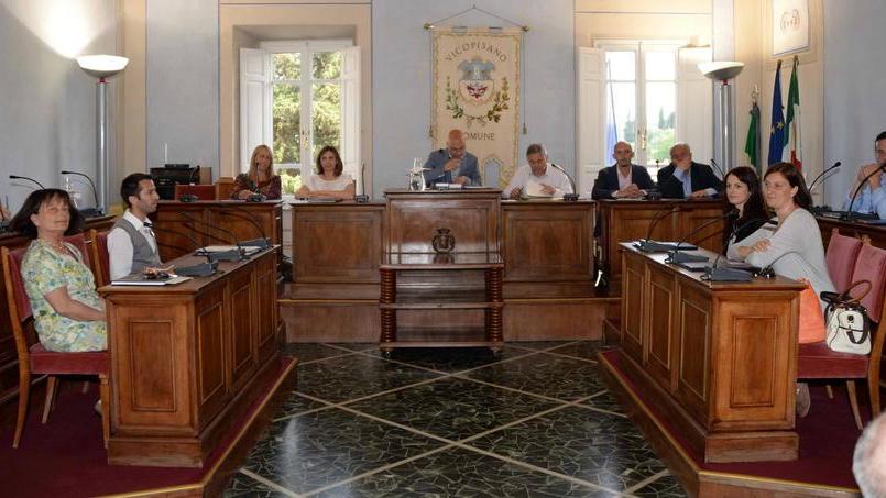 Il nuovo consiglio si... arena