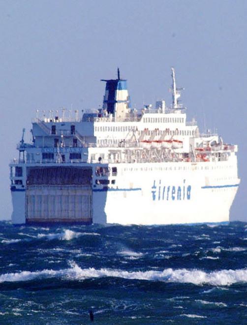 Fra Tirrenia e Regione il contratto va riscritto subito