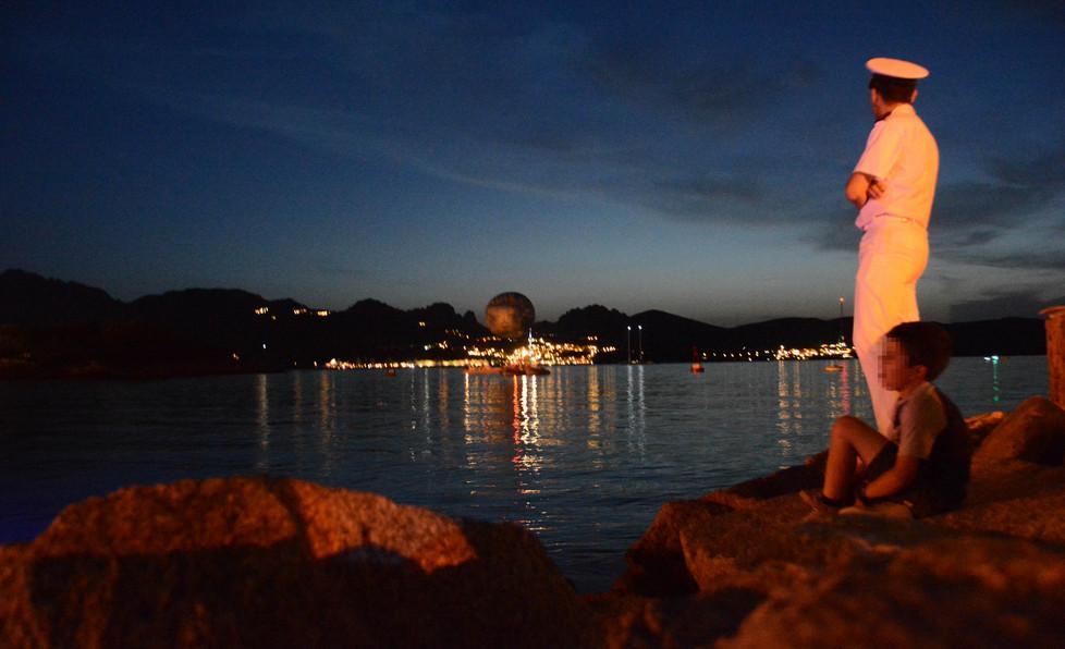 Mille e una notte sul mare la luna piena vince sul web 