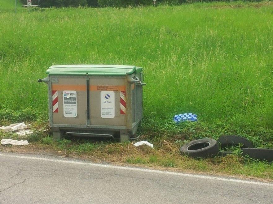 «Tanti rifiuti abbandonati e dimenticati» 
