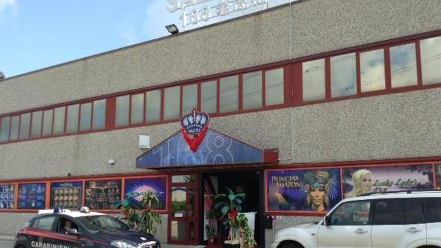 Rapina alla sala slot di via Liguria a Prato, fanno irruzione armati con un fucile