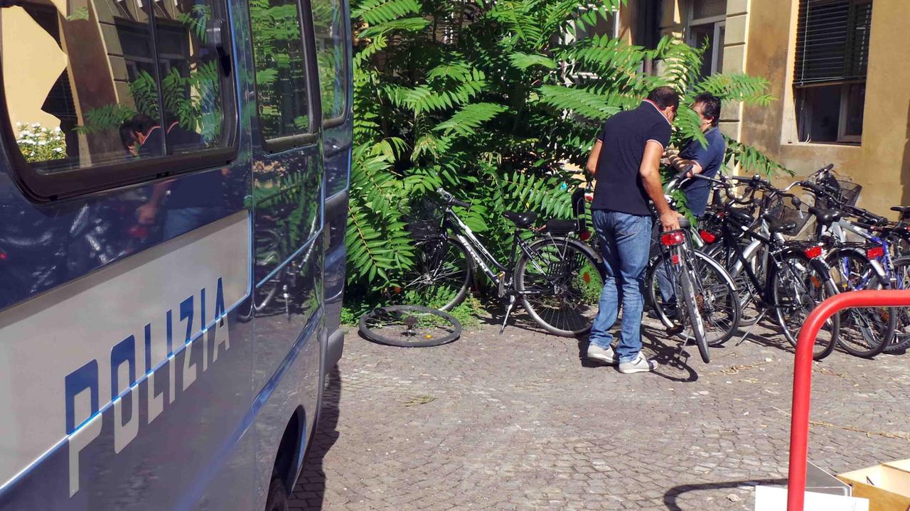 La polizia indaga sul tentato furto