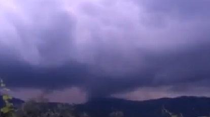 Pioggia e di fulmini, ecco le immagini del super-temporale - Video
