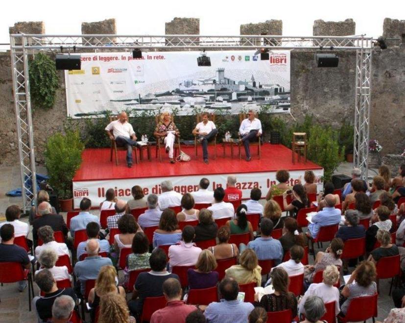 Rossi, Feltri, Scarpati, Sommella e altri a “Capalbio libri” 