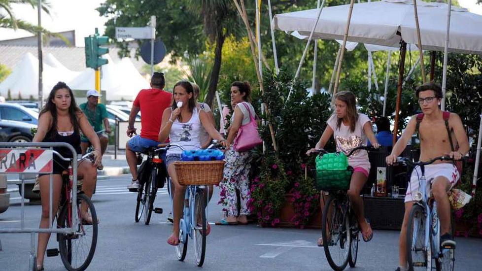 Tutti in bicicletta ma occhio alla multe