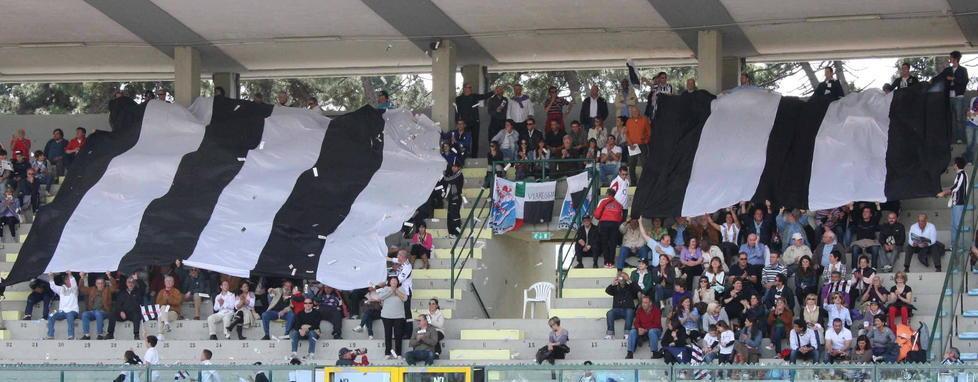 Anche i tifosi si mobilitano per la squadra