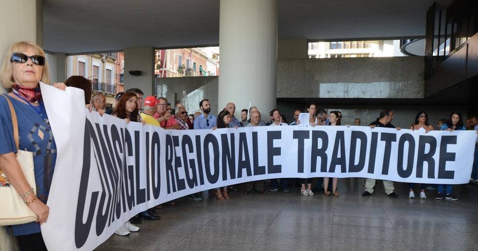 I referendari: no alle Province