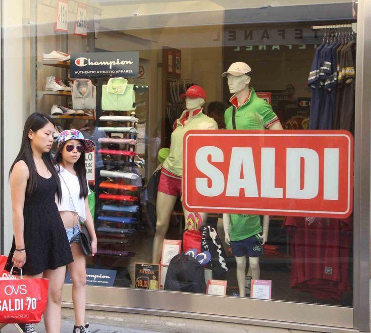 I saldi non decollano: vendite meno 16% 