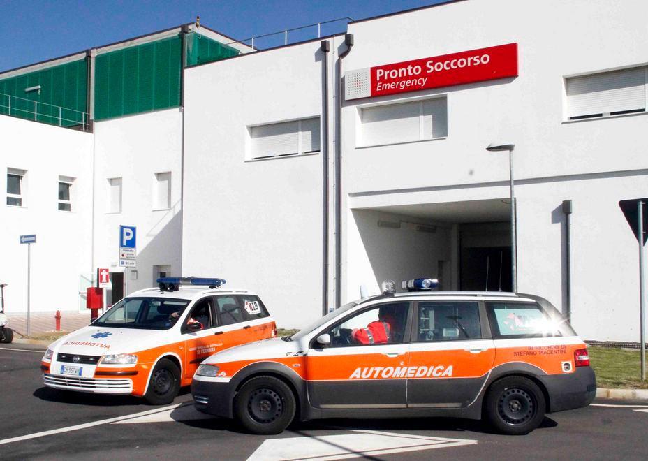 Ovuli di cocaina in pancia, fuori pericolo il trafficante 