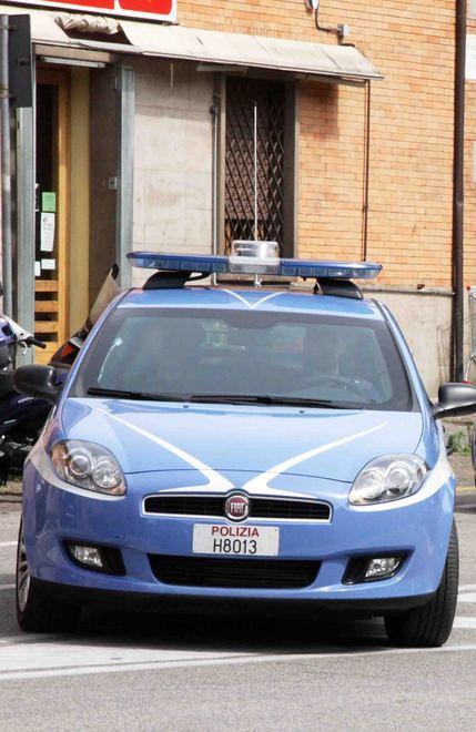 Ladri in fuga si dimenticano le biciclette 