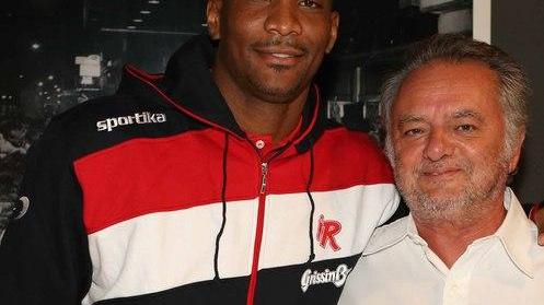 White dice addio tra le polemiche