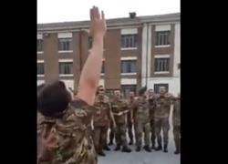 Parà cantano inno fascista, aperta inchiesta a Siena